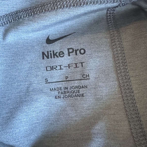 Nike Pro Shorts Dri Fit Gray and Black Size Small - Picture 8 of 10